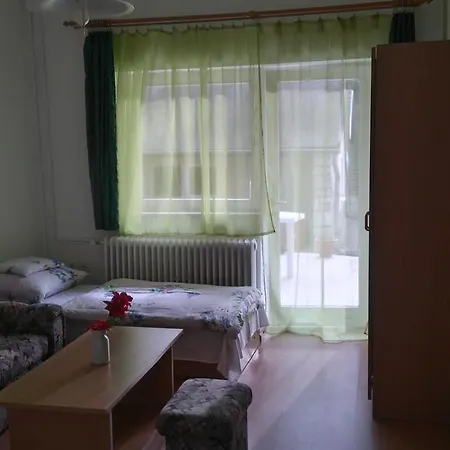 Platan Apartmanhaz Apartment