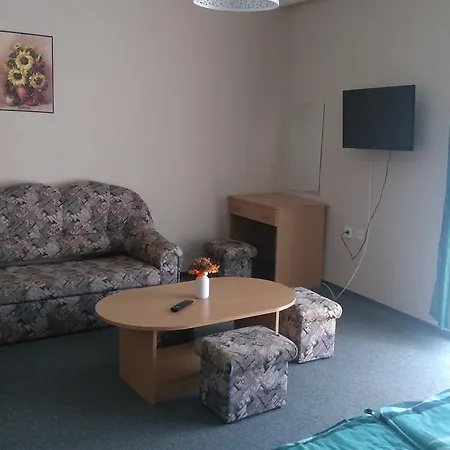 Apartment Platan Apartmanhaz *